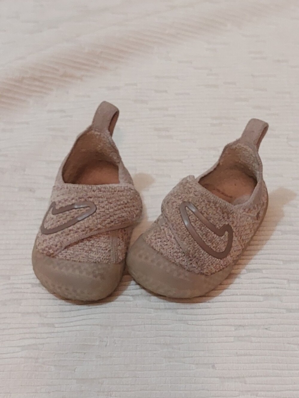 Nike Swoosh 1Kids Beige/Tanish/ Light Purpleish Hue Size 4c